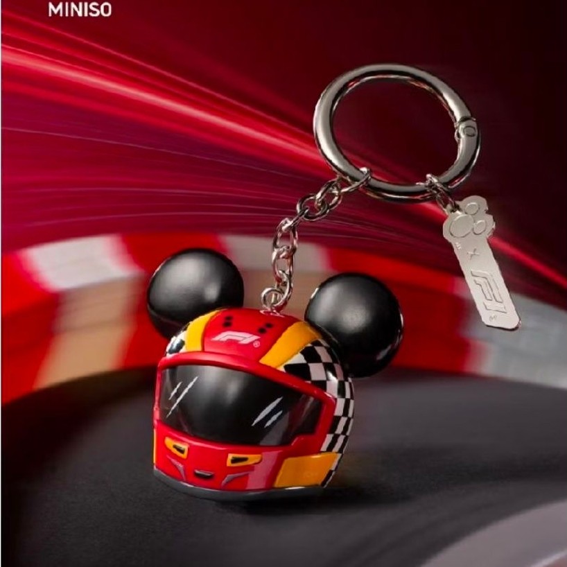 (พร้อมส่งในไทย🇹🇭) miniso x F1 mickey mouse พวงกุญแจหมวก F1 🏎️