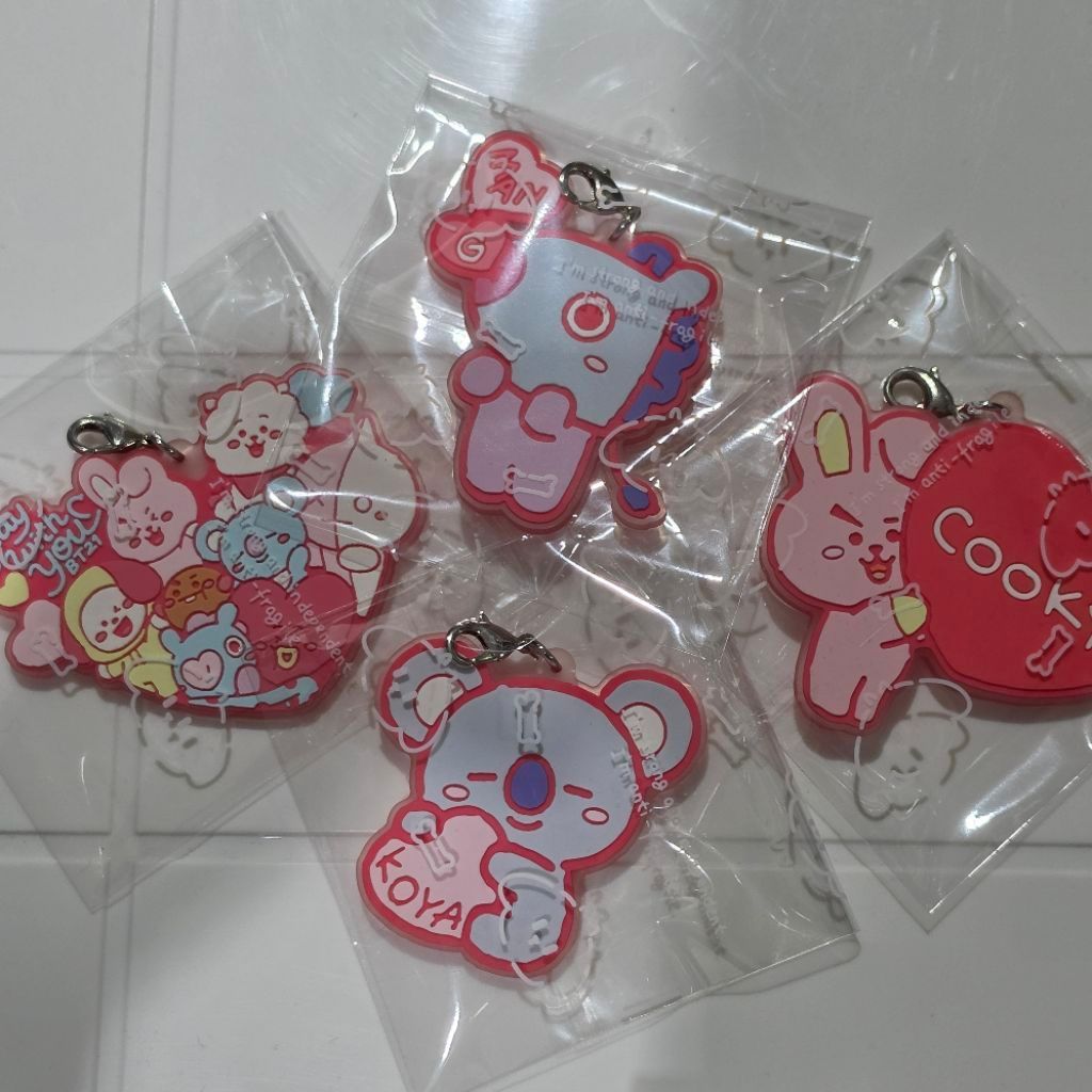 ที่ห้อยพวงกุญแจ BT21 BTS ของแท้ พร้อมส่ง