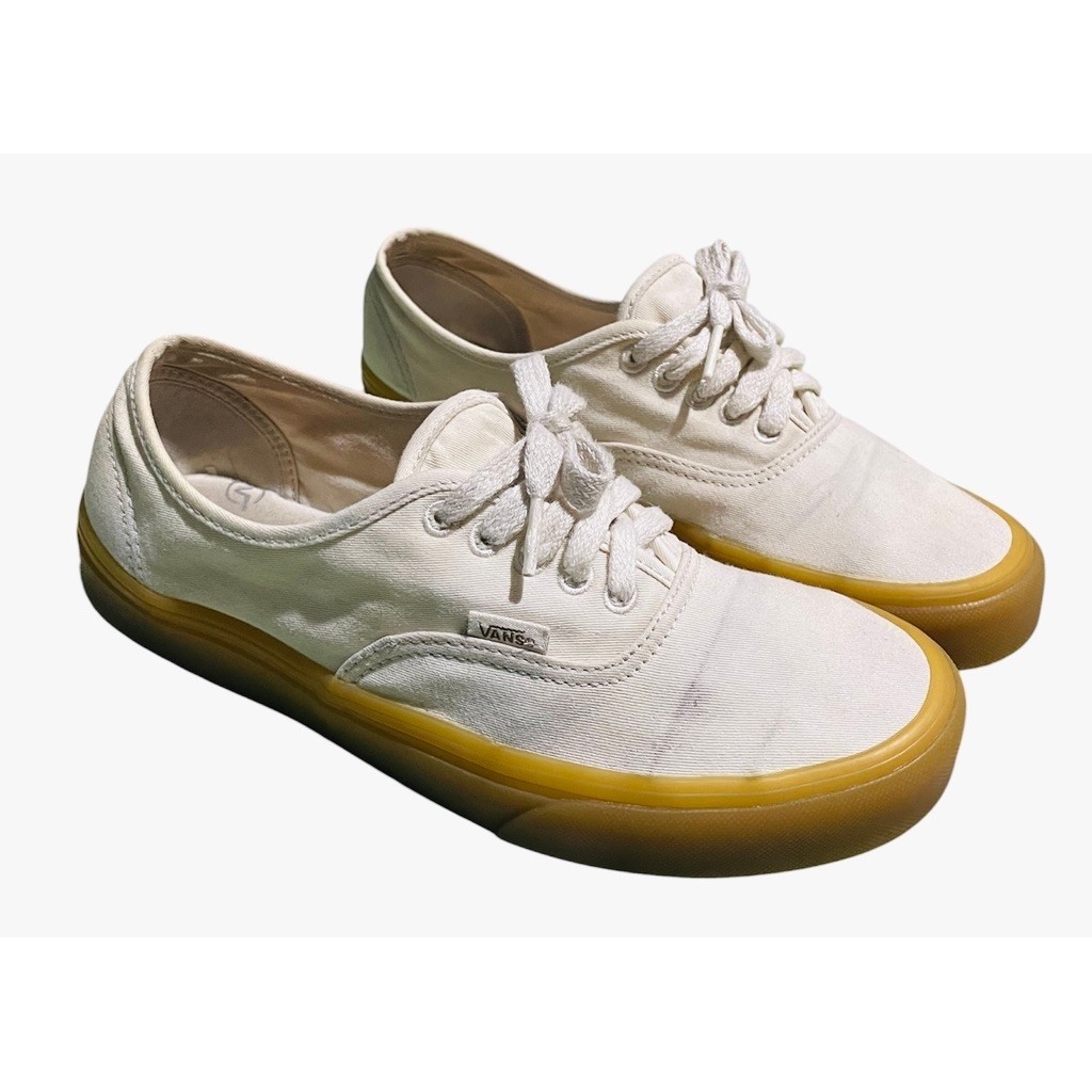 รองเท้าผ้าใบสีขาวครีม Vans