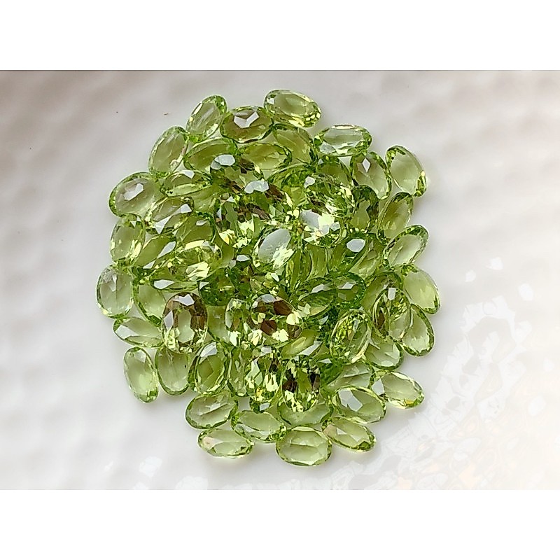 5x3mm. เพอริดอทไข่ ราคากะรัตละ 70 บาท