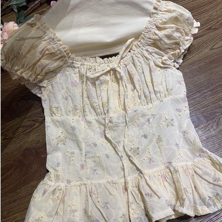 เสื้อแขนกุดผ้าปักลายหวานๆ