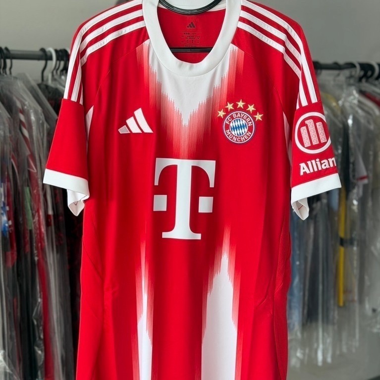 เสื้อบอลแท้(แฟนบอล) Bayern Munich home 25/26
