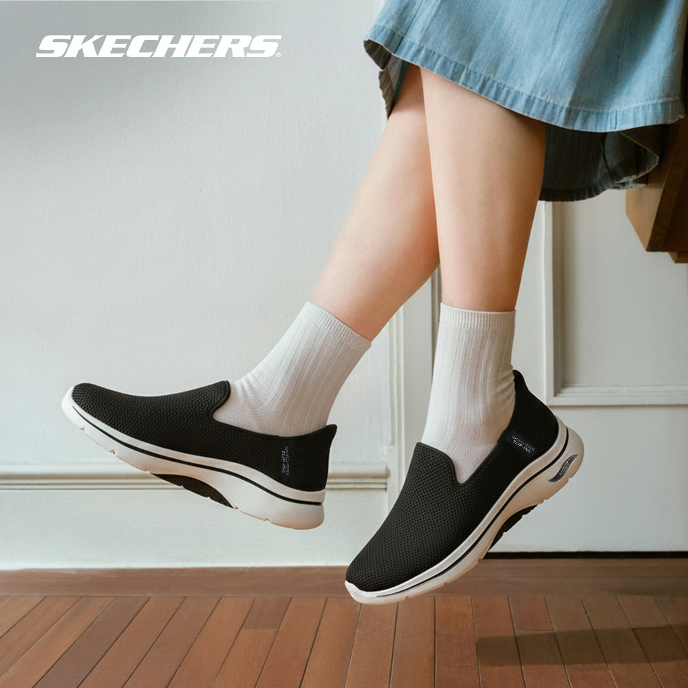 Skechers สเก็ตเชอร์ส รองเท้าผู้หญิง Women Slip-ins GOwalk Arch Fit 2.0 Delara Walking Shoes - 125315-BKW