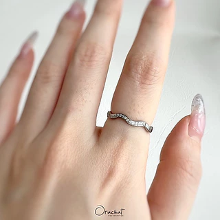 Orachat | Tiny wave 14k ring. (แหวนตัวเรือนสแตนเลส)