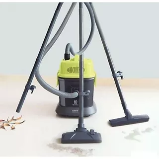 ( มีสต๊อกพร้อมส่ง ) เครื่องดูดฝุ่น และดูดน้ำ ELECTROLUX Z823 20 ลิตร