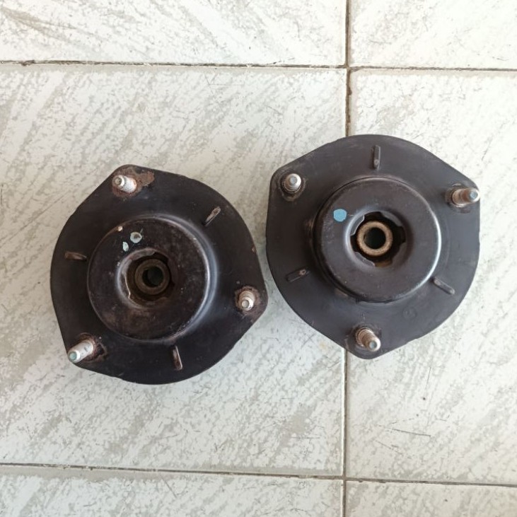 เบ้าโช้คหน้า Toyota Camry ACV50,51ราคาต่อตู่