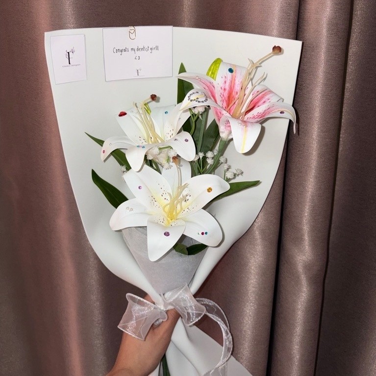 พร้อมส่ง!!ช่อดอกลิลลี่