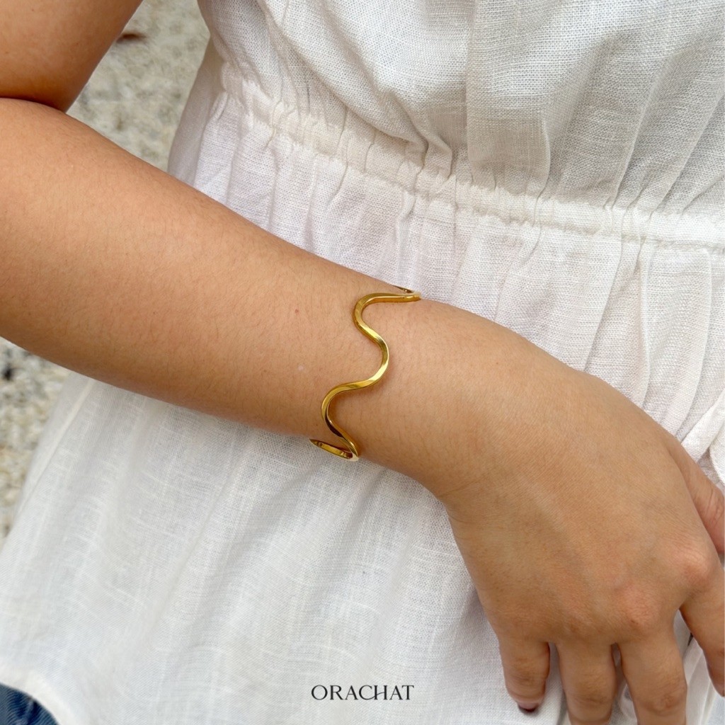 Orachat | Marina 14k bangle. (กำไลตัวเรือนสแตนเลส)