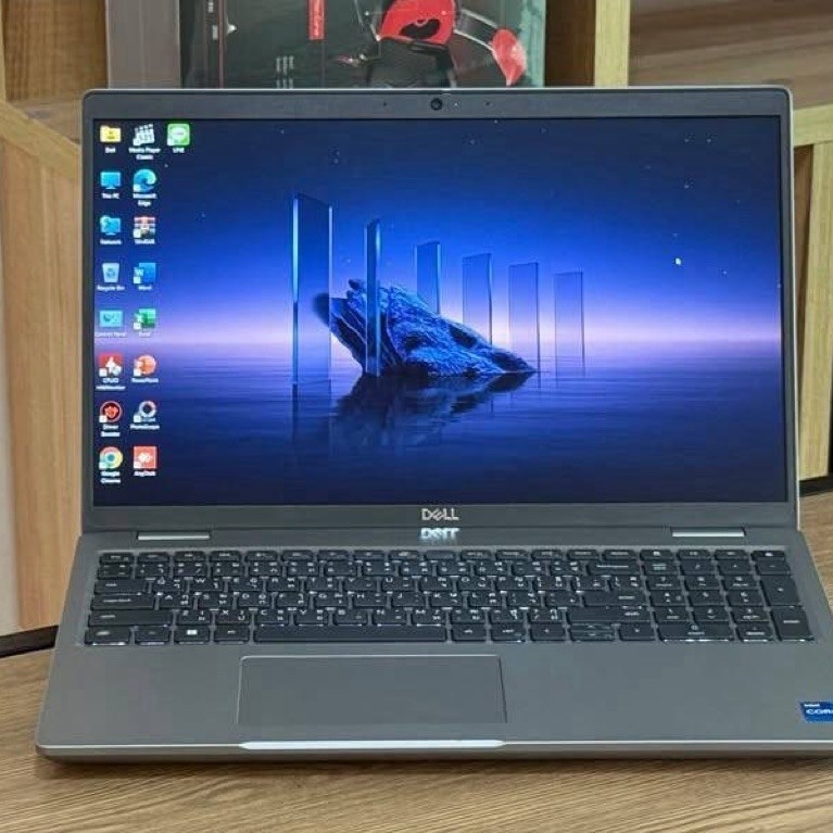 Dell Precision 3581 Mobile Workstation i7-13800H SSD512GB RAM32GB NVIDIA Quadro RTX A1000 (6GB GDDR6
