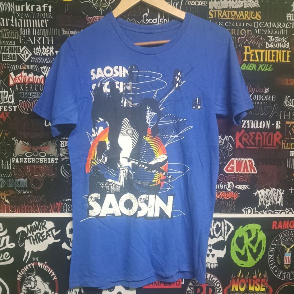 เสื้อยืดมือสอง ต่างประเทศ เสื้อวงร็อค  SAOSIN Size S-M อก19/ยาว28