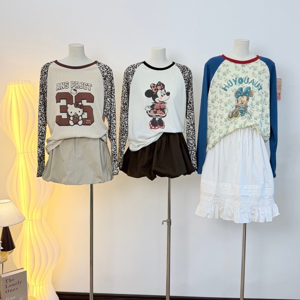 เสื้อแขนยาวน้องหมา Raglan ลายการ์ตูนวินเทจ แขนสีน้ำเงิน / ลายเสือดาว สไตล์เกาหลี Y2K เสื้อแฟชั่นผู้หญิง