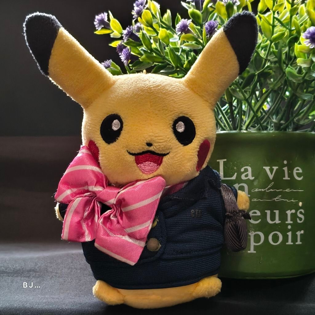 ตุ๊กตา Pokémon Center Japan Chitose Airport Limited Pikachu Hostess Keychain น่ารัก...แท้💯