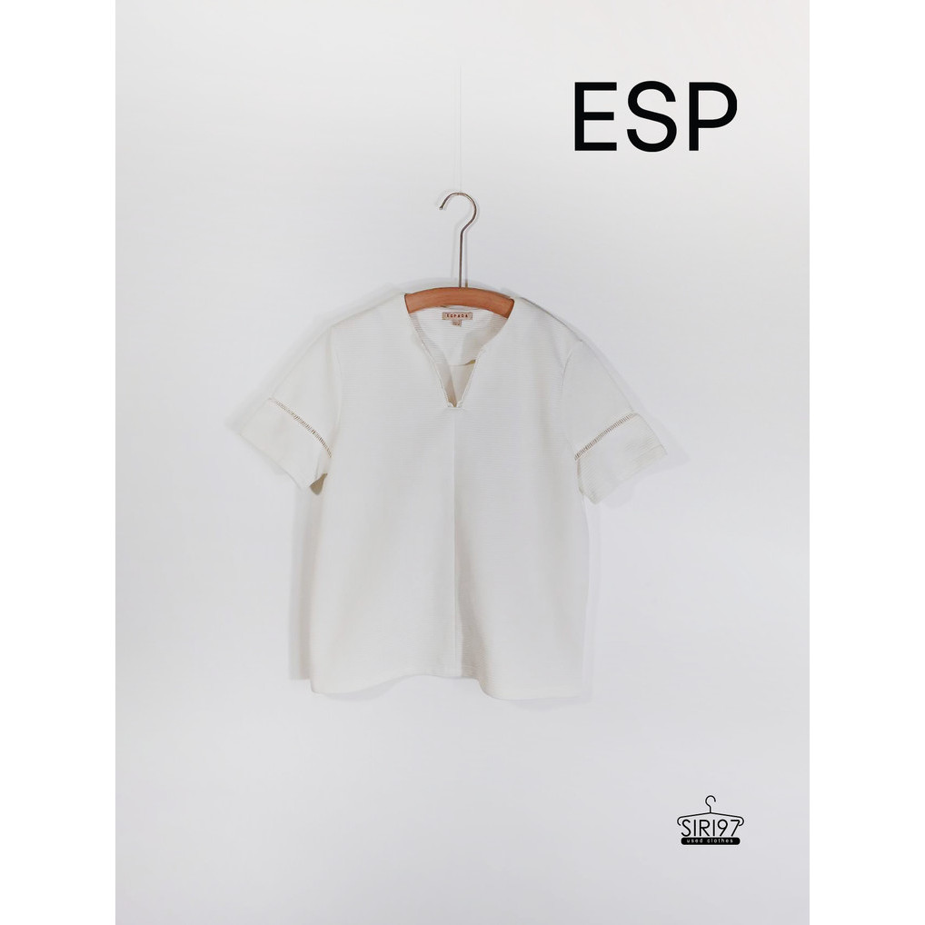 (พร้อมจัดส่ง) เสื้อเบลาส์ผูหญิง เสื้อแขนสั้นผู้หญิง แขนสั้น ESPADA แต่งร่องแขน ผ้าร่องยืด สีขาว สภาพ