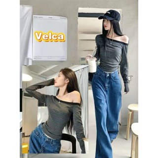 ส่งไวจากไทย เสื้อยืดแขนยาวปาดไหล่ลายทางสีตัดกัน เสื้อครอปรัด…