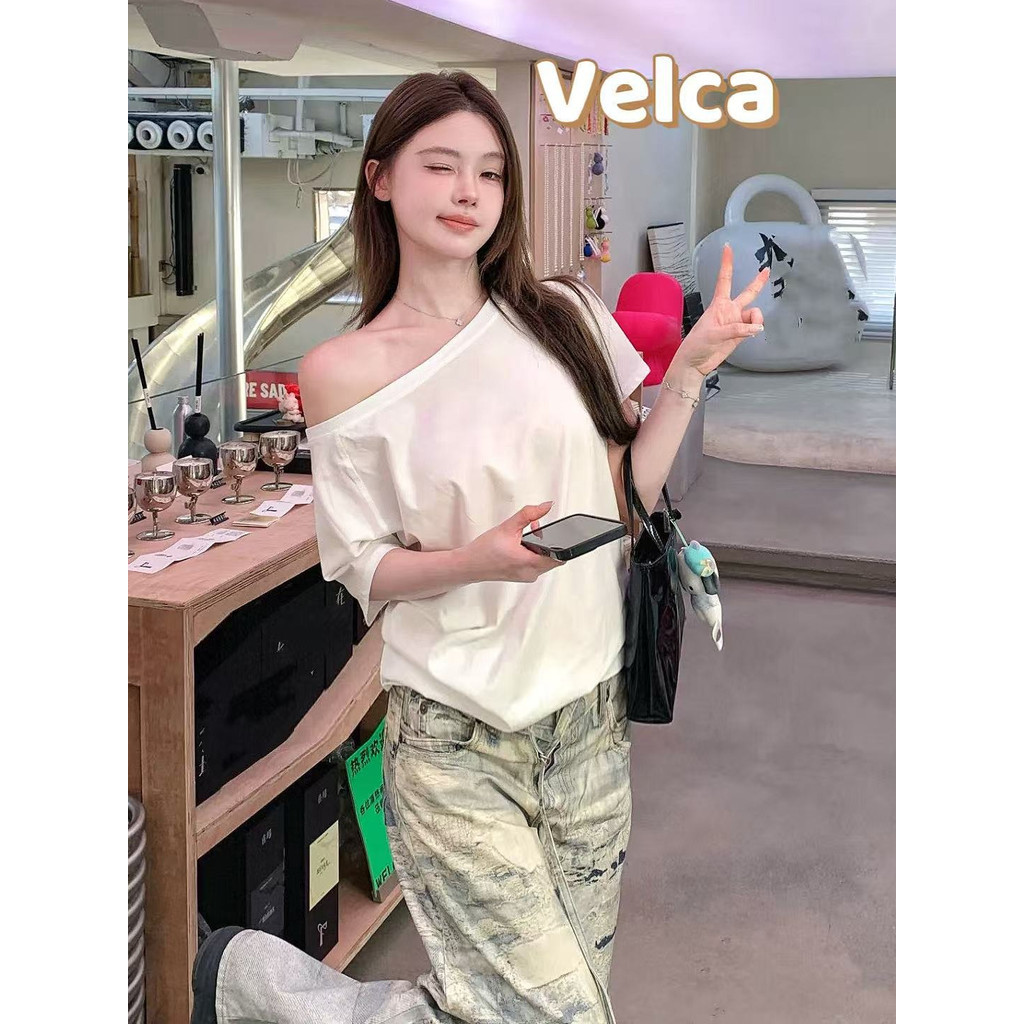 ส่งไวจากไทย ทรงหลวม เสื้อเเขนสั้นผู้หญิง เสื้อยืดเปิดไหล่ ผ้านิ่ม  มีสีให้เลือกมากมาย