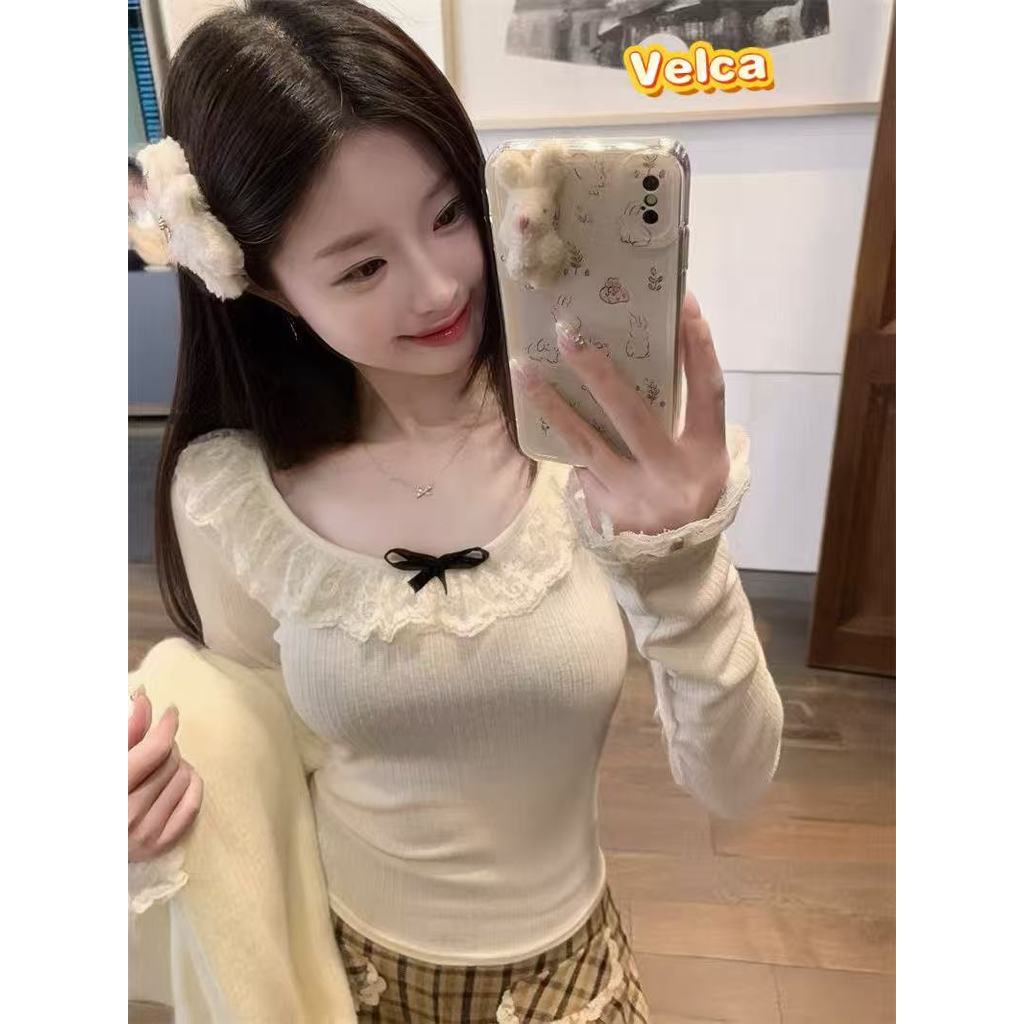 พร้อมส่ง เสื้อแขนยาวผู้หญิง เสื้อยืดเข้ารูป การออกแบบผ้าลูกไม้ปะติด สไตล์หวานน่ารัก ระบาย🍄Velca