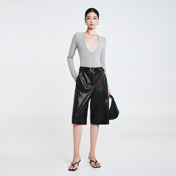 VSTU Store - HIGHCHIC - บอดี้สูท SLIT แขนยาว ผ้าร่องเย็น