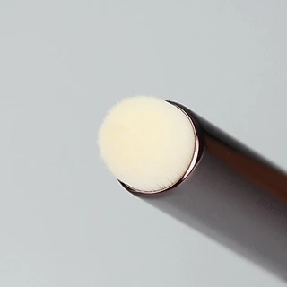 แปรงแต่งหน้า Lip Smudge ทาปาก ลงคอนซีลเลอร์