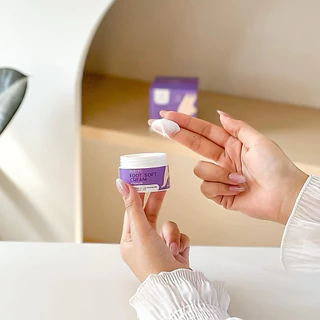 [🔥พร้อมส่ง ส่งฟรี‼️] Thannisa Foot soft cream ครีมทาเท้า-มือ ขนาด 30 กรัม