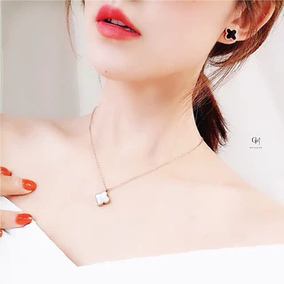 OUTLETS ล้างสต็อกจากโรงงานตรง สร้อยคอ Four Leaf Clover Valentine ของขวัญ สร้อยทอง ใส่ได้ทั้งสองด้าน