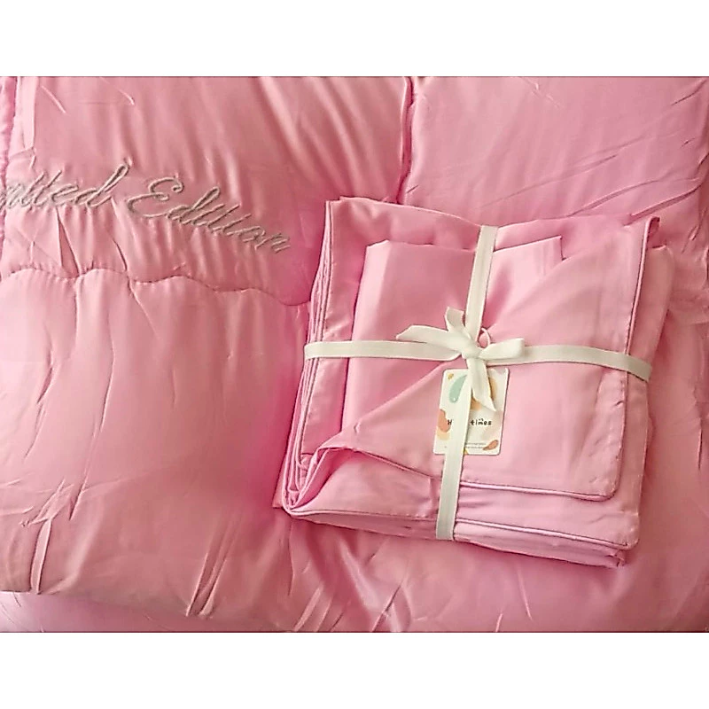 ชุด ผ้าปูที่นอน ซาติน satin ไหมน้ำแข็ง ครบชุด6ชิ้น ละมุนละไม หรูหรา กันไรฝุ่นกันขนสัตว์ ขนาดผ้าปูที่นอน 6ฟุต พร้อมผ้าห่ม thumbnail 6