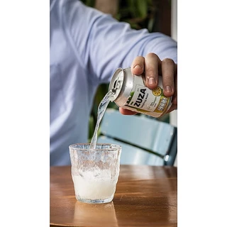Zuza Calamansi Sparkling Water (12-pack case) 240 mL/ น้ำดื่มสปาร์คกลิ้งรสส้มจี๊ด (12กระป๋อง)
