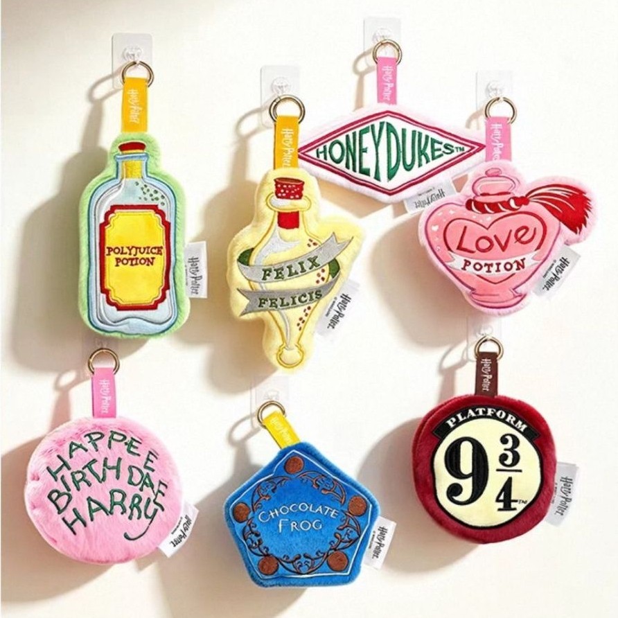 สินค้าหมด ห้ามกดค่ะ❌ Pinky x Harry Potter series keychain pouch