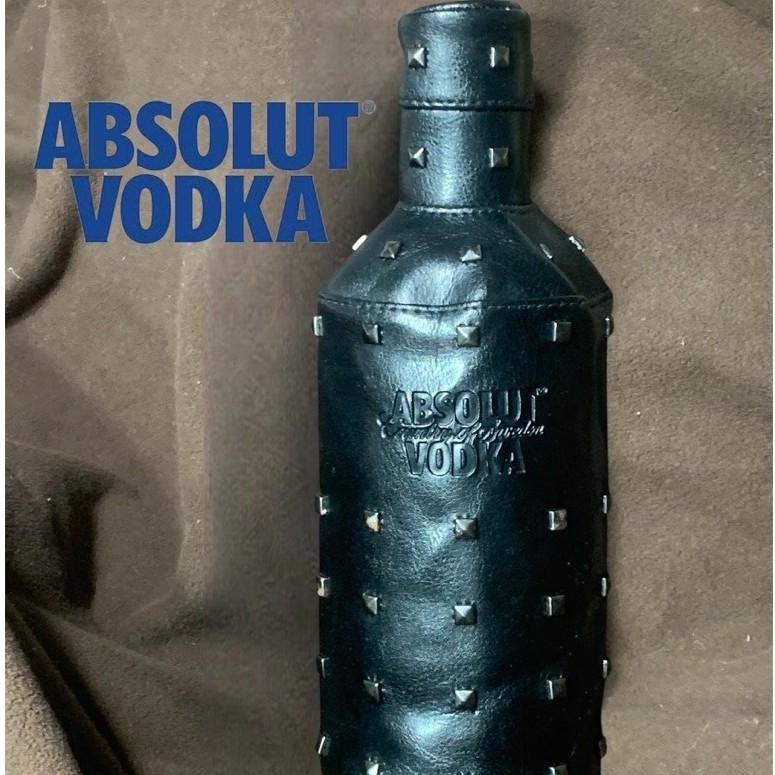 ABSOLUTE VODKA studs faux leather clutch เท่ หายาก โดยรวมสภาพดี