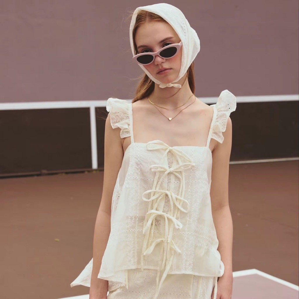 ส่งต่อ lookbooklookbook lulune top whisper lace (S)