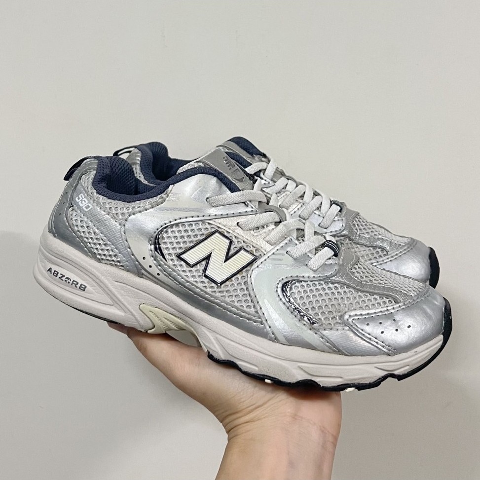 รองเท้าเด็กมือสอง New Balance 530✅ความยาวเท้า 20cm.✅