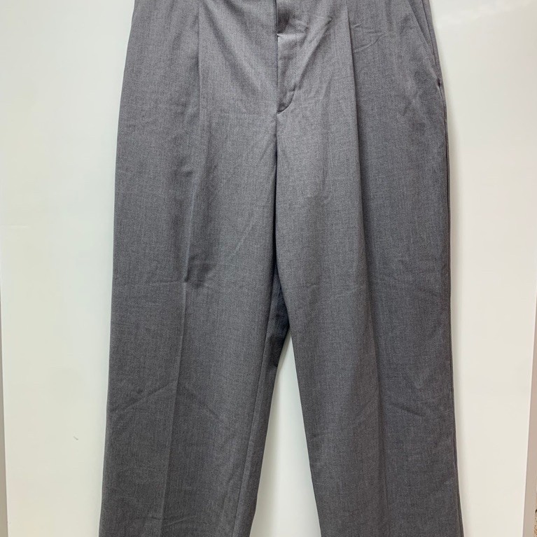 Uniqlo กางเกงผู้หญิง ใส่ทำงาน ขากว้าง size xxl เอว 38-40 ของแท้ ราคาshop ( 1,2xx) ฿ 💯