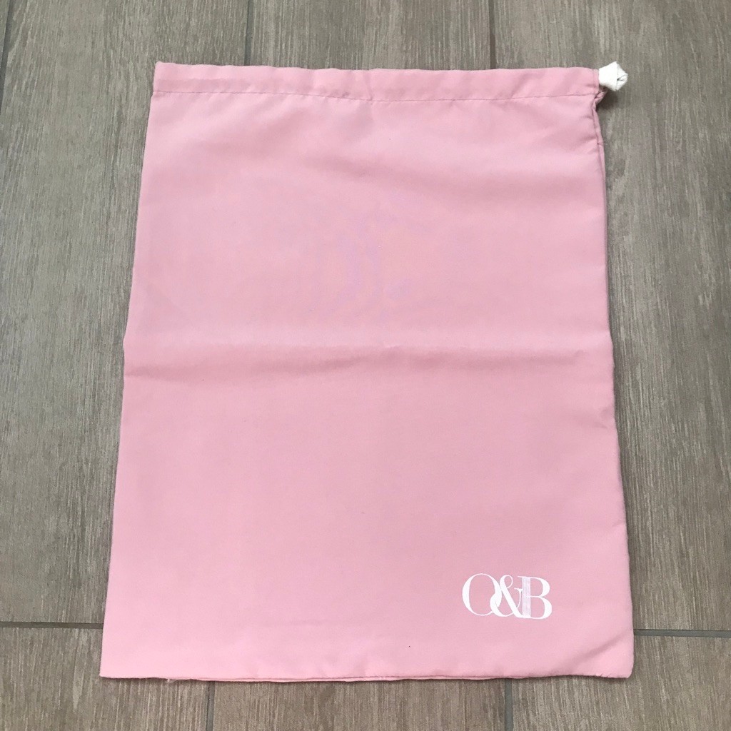 ถุงผ้า ถุงผ้าหูรูด แบรนด์ O&B oandb ของแท้ มาจาก shop ที่เซนทรัล ของแท้ เอาไว้ใส่ของ ใส่รองเท้า สภาพ