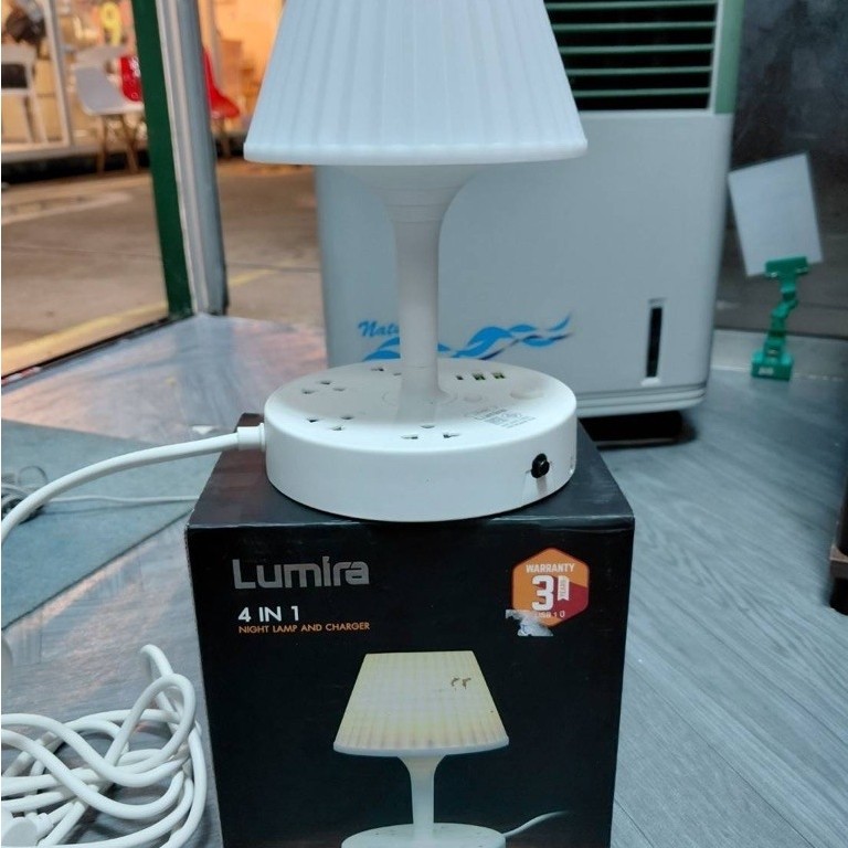 Lumira LS-027 ซึ่งเป็นโคมไฟตั้งโต๊ะอเนกประสงค์ 4 in 1 มือสอง (nn)