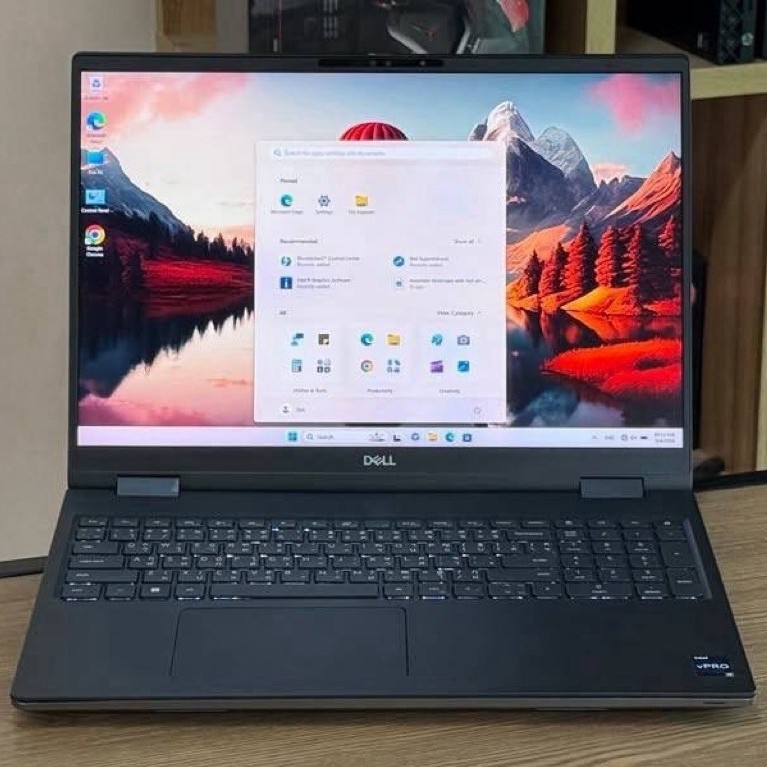 Dell Precision 7670 Mobile WorkStation i7-12850HX vPro SSD512GB RAM32GB NVIDIA RTX A2000 (8GB GDDR6)