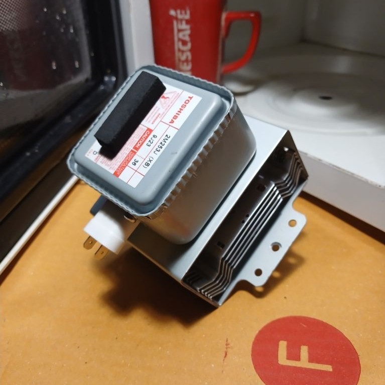 หัวแมกนีตรอนไมโคเวฟ Toshiba 2M253J(XB) (รูปถ่ายตัวสินค้าจริง) ผ่านการซ่อมเปลื่ยนหัวปลั๊ก มือสองของแท