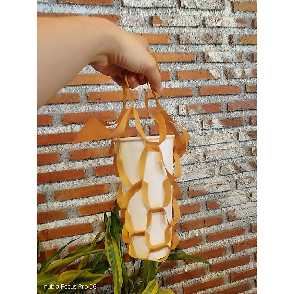 ตาข่ายหิ้วแก้วสีน้ำตาลเนื้อผ้าสปันบอนหนาอย่างดีขั้นต่ำ 100 ชิ้นชิ้นละ 1 บาท
