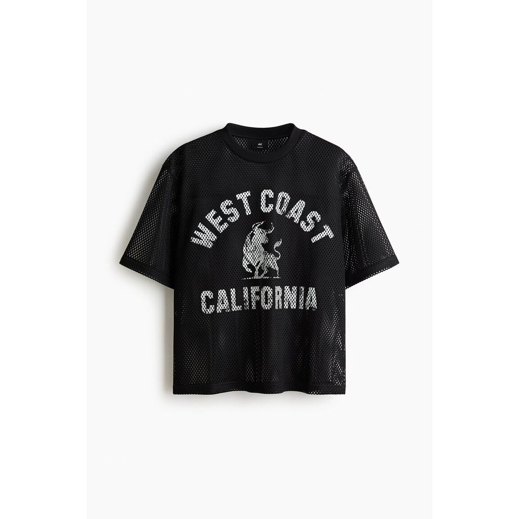 H&M(เอชแอนด์เอ็ม) เสื้อยืดตาข่ายพิมพ์ลายทรงโอเวอร์ไซส์ Men Oversized Fit Printed mesh t-shirt 1329309_1