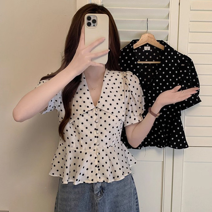 Red Berry เสื้อชีฟองลายจุดแขนพองคอตุ๊กตาอ้วนเล็กน้อยแขนสั้นเสื้อเชิ้ตทรงสลิม 99139