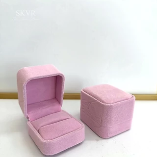กล่องแหวน กล่องกำมะหยี่ ทรงสูง ขนาด 5*4.5*6 CM ใส่เครื่องประดับ กล่องใส่ต่างหู จี้