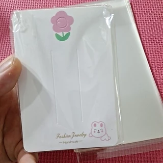 7.5 * 11 จัดชุด ฝากาว กระดาษ แผงติดกิ๊บ น่ารัก 50 และ 100 ใบ ขนาด 7.5 * 11 เซนติเมตรพร้อมถุง ฝากาว ขนาด 4x6 น่ารักดีครับ
