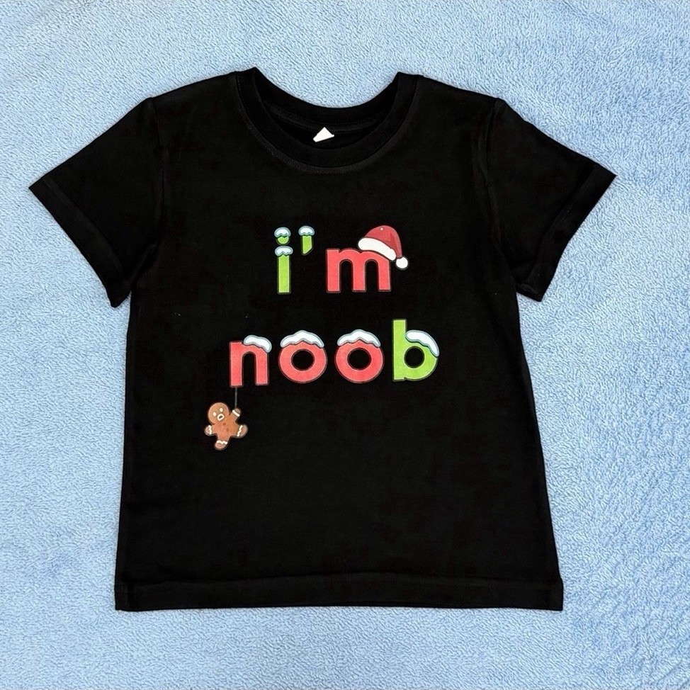 ส่งต่อ เสื้อ I'm Noob ไซส์ 120 (อายุ 5-6 ปี) ลายคริสต์มาส เสื้อยืดเกมเมอร์ Roblox สุดฮิต มือ 2 สภาพด