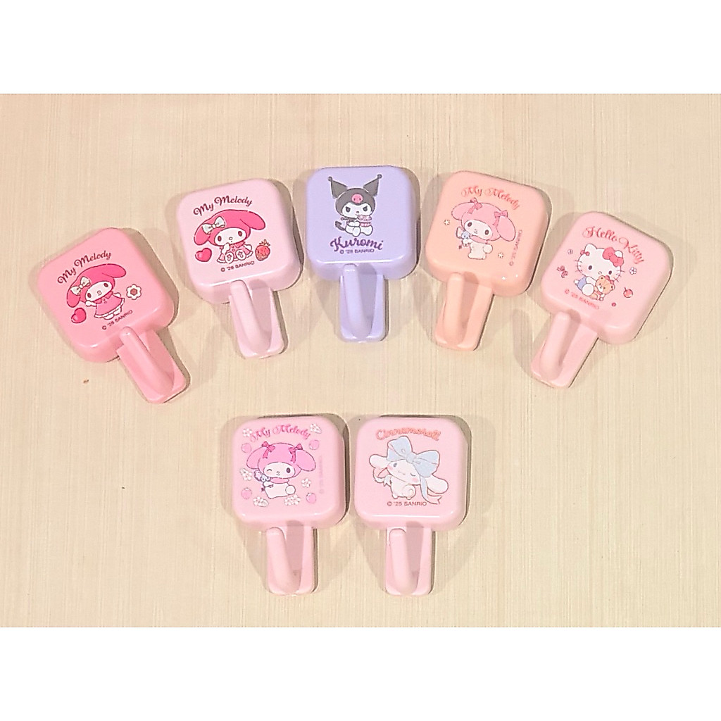 ตะขอแขวนลาย Sanrio (ขายเป็นคู่)ลิขสิทธิ์แท้พร้อมส่ง