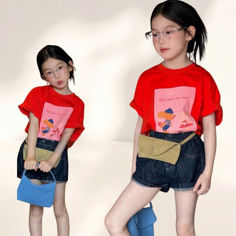【พร้อมส่ง】「สินค้าลิขสิทธิ์แท้」IRIS KIDS 26ss IKS260329 Cute Love Story Set เสื้อยืดเด็กสีแดง ลายการ์ตูน กางเกงยีนส์ สายแ
