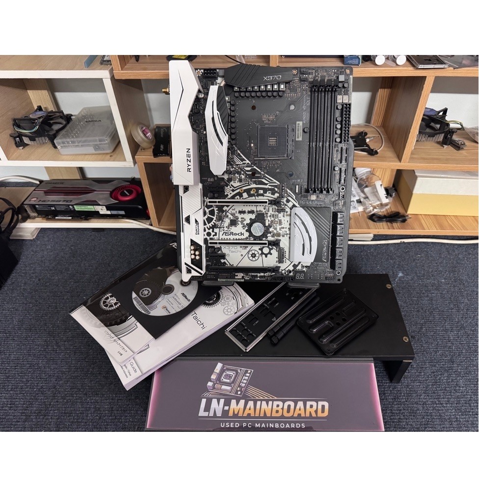 [Mainboard มือสอง]ASRock X370 Taichi AM4 มีแค่ตัวบอร์ดกับอุปกรณ์ ไม่มีกล่องครับ