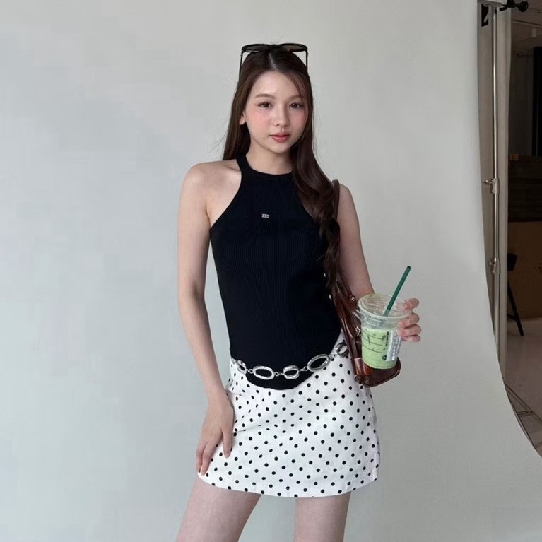 เสื้อกล้ามไหมพรมสีดำMilin.tank.topมือ1