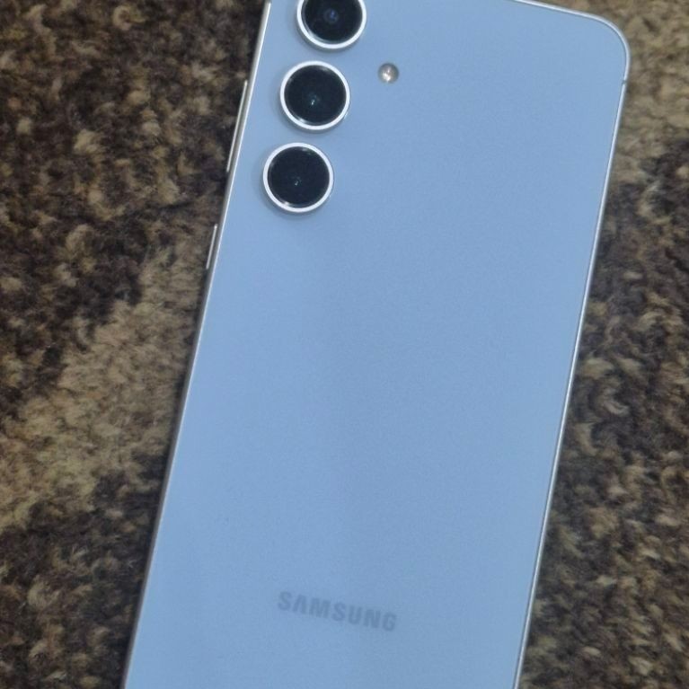 samsung s24 fe. 8/256 มือสอง บอดี้รอย