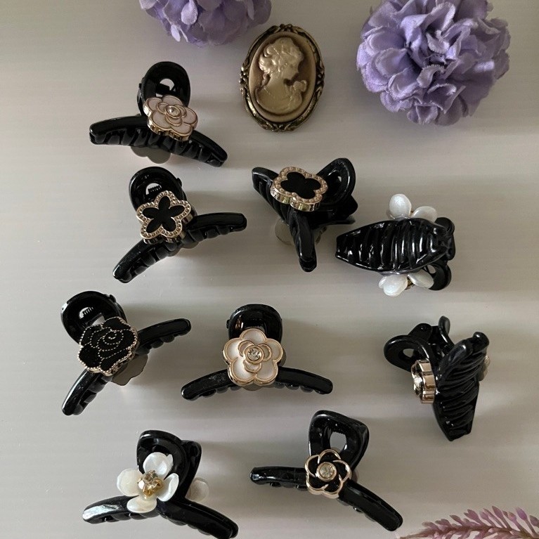 กิ๊บหนีบผมดอกคามิเลีย 4 Cm 1 ชิ้น)) คุณภาพดี น่ารักมาก