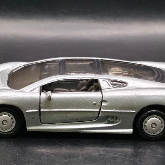 ♻️♻️♻️ โมเดลรถเหล็ก Jaguar XJ 220