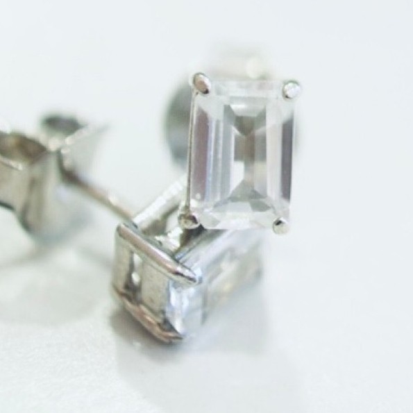 Jewchanต่างหูพลอยแท้เงินแท้พลอยเพทายขาวธรรมชาติ 6*4มิล