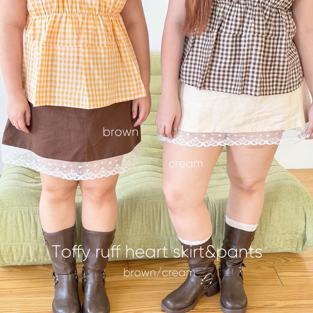 Chubbygirlbkk-Toffy ruff heart skirt&pants🤎☕️ “กระโปรงผ้ายีนส์สีน้ำตาลซับในกางเกง แต่งลูกไม้ ใส่สบาย